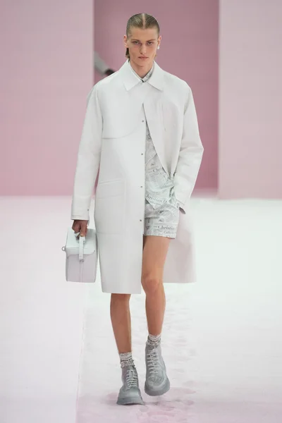 Look 20
